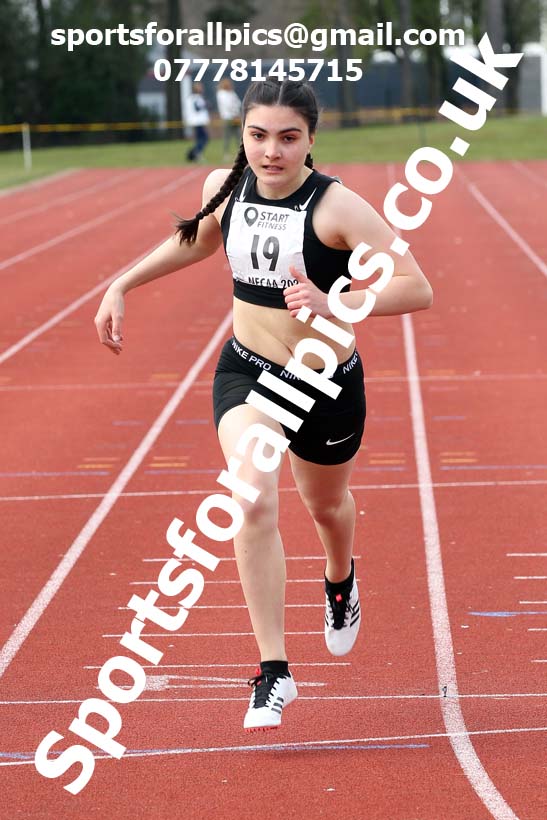 200 metres, 2021 NECAA Open Graded Meeting, Morpeth. Photo: David T. Hewitson/Sports for All Pics